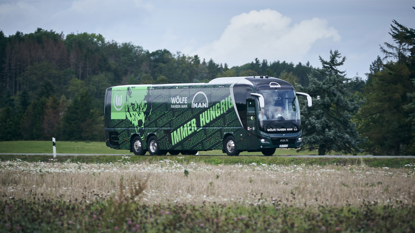 Slideshow Bild - Wölfe fahren MAN..